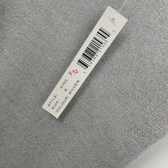 NWT Focus Lifestyle Silver Metallic Knit Tank Top Small - Picture 6 of 6